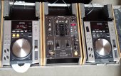 Pupitru DJ CDJ200+DJM400