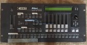SGM Pilot 2000 DMX comanda chamsys showtec stairville moving head